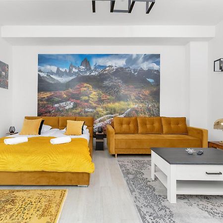 Nowoczesne I Stylowe Apartamenty W Centrum Bytomia Blisko Rynku By Noclegi Renters Exterior foto